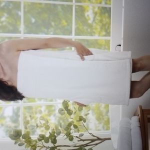 NWOT Hammacher Schlemmer Terri Wrap w/pockets